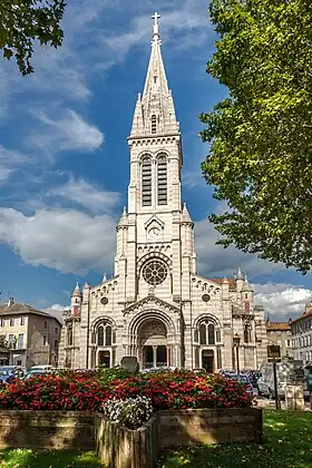 La façade de l'édifice.