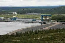 La centrale, vue de l'amont.