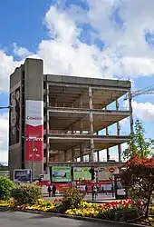 Le bâtiment en cours de travaux (avril 2012).
