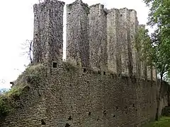 Les piliers du jeu de paume.