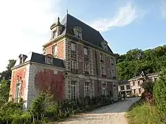 Vue d'un côté du château.