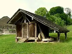 Chalot traditionnel présenté à l'écomusée de Fougerolles.