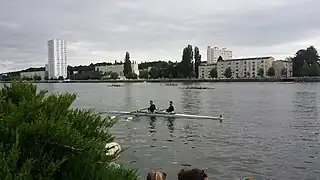 La rivière Allier et des bateaux d'aviron