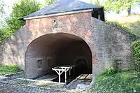 Le lavoir à voûte, rue de Séchelles, sur une partie de l’emplacement de l’ancien château .