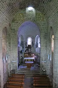 Nef et sanctuaire, vus de l'ouest vers l'est, depuis la tribune sous le clocher.