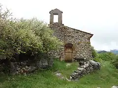 Chapelle Saint-Pierre au hameau des Nauds (vers 1&nbsp;100&nbsp;m d’altitude).