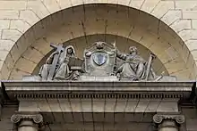 Chapelle de la Visitation de Nancy, Groupe sculpté de Johann Joseph Söntgen représentant des allégories de la Foi & l'Espérance