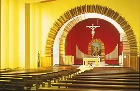 la chapelle du bâtiment, 210 chaussée Saint-Pierre.