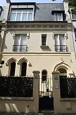 Église orthodoxe Notre-Dame-du-Signe, au no&nbsp;87.