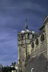 Vue du bas des remparts.