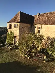 Ancienne tour XIIIe&nbsp;siècle et salle seigneuriale 15e&nbsp;siècle.