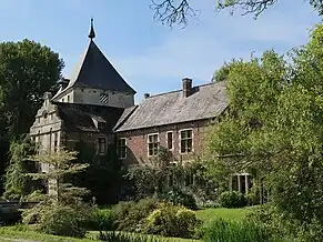 Château de Piétrebais avec donjon
