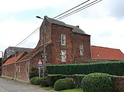 Château de Roux-Miroir des 17e et 18e siècles