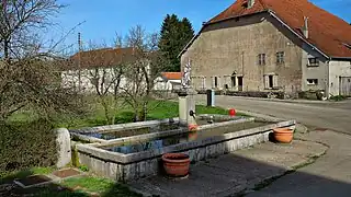Lavoir-abreuvoir.