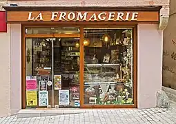 Commerce de détail spécialisé dans la revente de fromages.