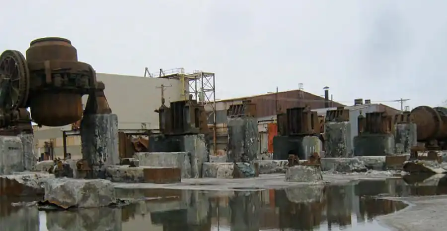 Photo d'une cornue TBRC sur socle béton