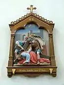 Photographie en couleurs du 7e&nbsp;tableau du chemin de croix.