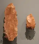 Deux lames en silex provenant de Choirokoitia (Chypre), VIIe&nbsp;millénaire&nbsp;av. J.-C. Ashmolean Museum.