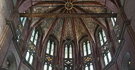 Vue du plafond et des travaux de renforcement