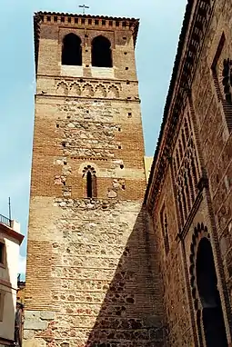 Clocher de style mudéjar.