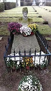 Tombe du capitaine Petit