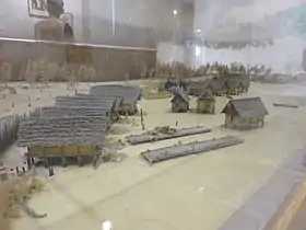 Cité lacustre néolithique (-4000 à -750) du lac de Chalain, dans le Jura.