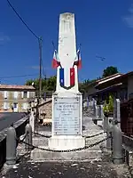 Le monument aux morts dans le cimetière (août&nbsp;2012)