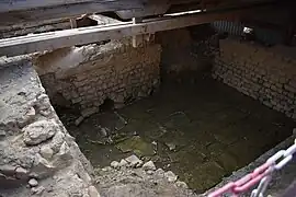 Ancien vivier, transformé plus tard en pièce.