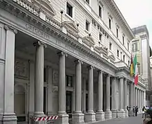 Les colonnes du portique