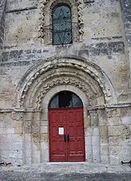 Le portail de l'église.