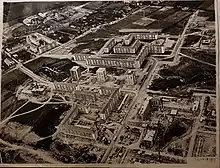 Vue aérienne d'un chantier de construction d'un grand ensemble immobilier.