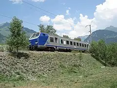 Voiture-pilote Corail VU B6dux (1975) en livrée TER Rhône-Alpes.