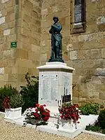 Le monument aux morts.