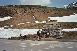 La signalétique au col.