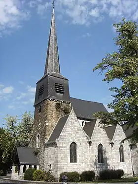 Église Saint-Laurent de Couillet datant du IXe siècle au XXe siècle.