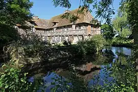 Le manoir, angle ouest.