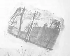 La courtine disparue qui surplombait le canal du moulin