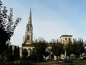 L'église Saint-Jean-Baptiste.
