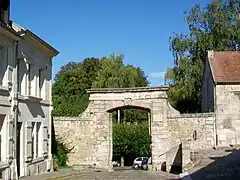 La porte Sainte-Agathe, du nom d'une ancienne paroisse dans ce quartier, rue Goland (remparts sud).