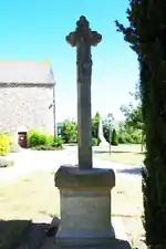 Croix en granit du XVe&nbsp;siècle.