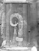 Photo ancienne (1923) de la crosse épiscopale du XIIIe&nbsp;siècle en ivoire.