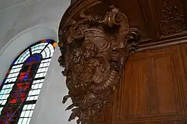 Les boiseries de la tribune.