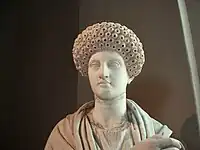 Coiffure typique de l'époque des Flaviens, 69-96 EC.Aptera, Crête.MArch Istambul