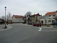 Route de Riom (D 211).