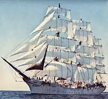 Le trois-mâts Dar Pomorza