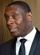 David Harewood interprète Hank Henshaw (en) / J'onn J'onzz