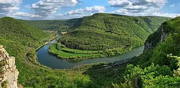 Méandre du Doubs en amont de Deluz vu depuis le belvédère du Château Loriot.