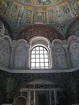 Intérieur du baptistère des Orthodoxes (Ve siècle).