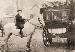 La diligence de Saint-Saëns, vers 1895-1900.