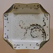 Plat orné par Albert Dammouse (1879).